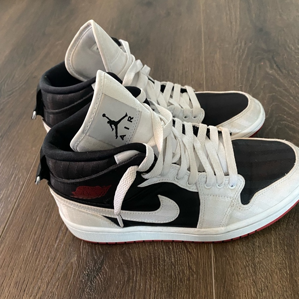 Jordan 1 Mid SE Utility Canvas White Black Gym